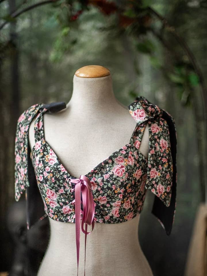 Corsage mit herzförmigem Mieder und Blumenmuster im Cottagecore-Stil für den Großhandel von Costurero Real