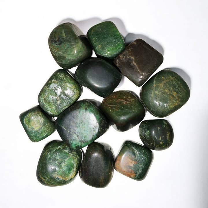 Jade Verde Canto Rodado – Equilibrio y Suerte para venta al por mayor de Magic Moon
