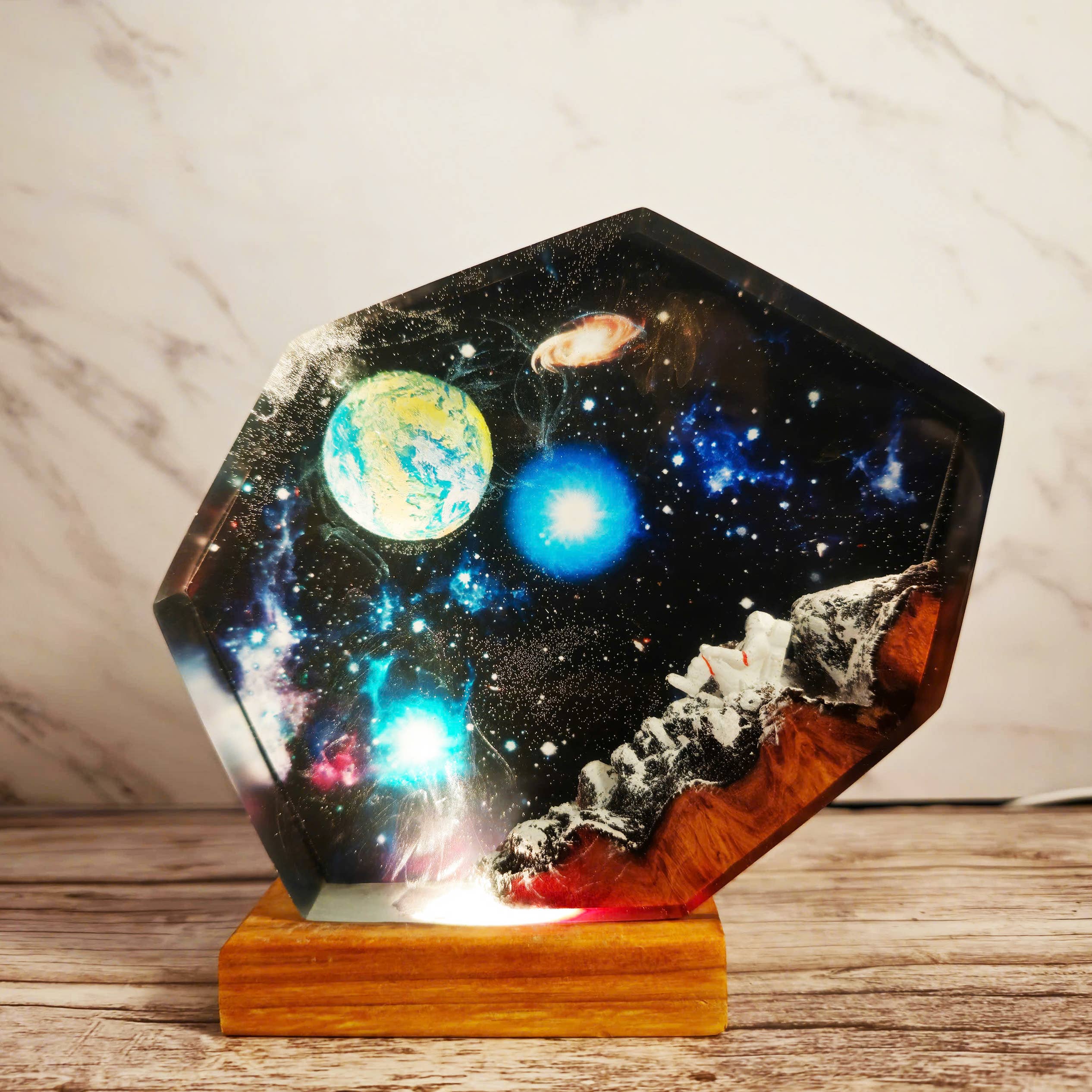 Merchemy - Vendita all'ingrosso Luci notturne - Lampada Spaziale Galassia Astronauta in Resina, Lampada Astronauta in Resina8