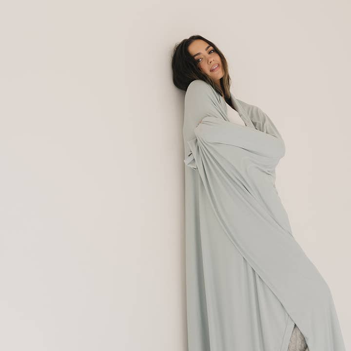 Wuvvy - Wholesale Throw Blanket - Sage3