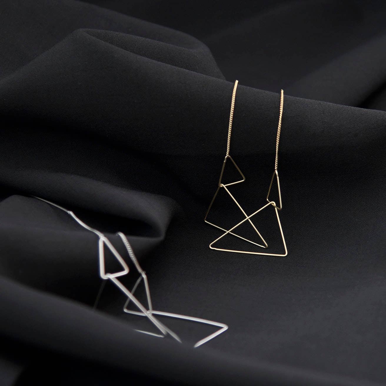 Pursuits - Vente Boucles d'oreilles pendantes - Draps d'oreille double triangle2
