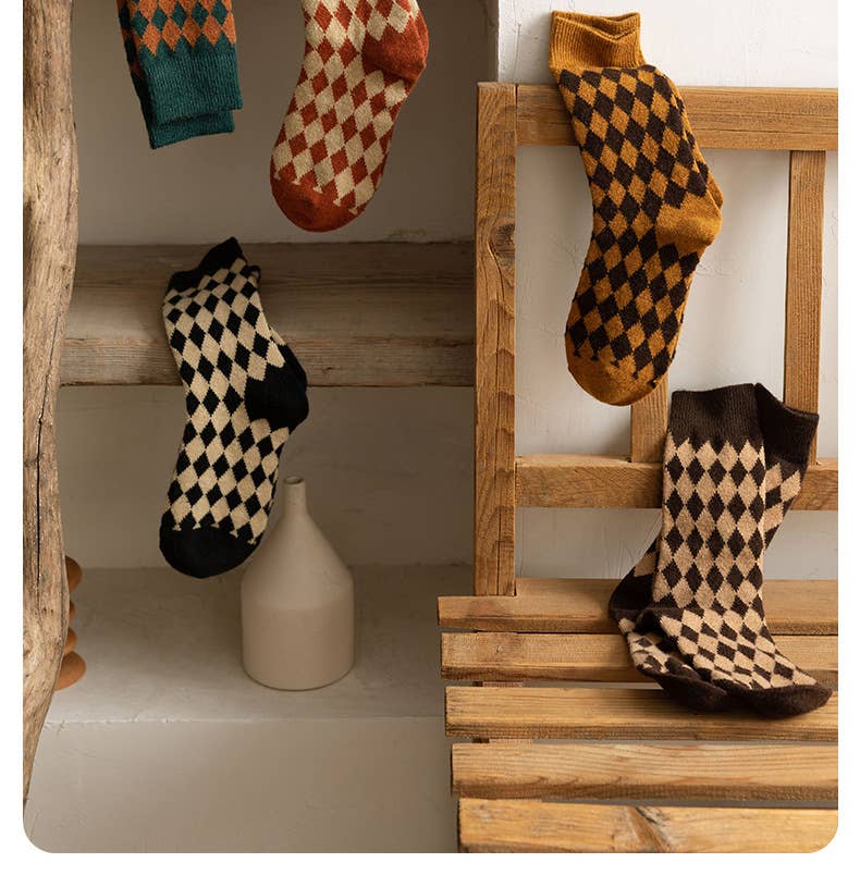 Tourtiwi - Wholesale Socks - Women's - Women's retro plaid wool socks mid-tube thick warm socks8