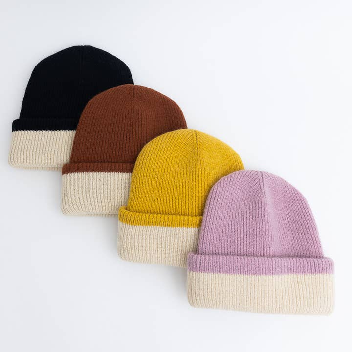 Basic Knit Two Tone Beanie - 4 Cute Colors and other Purchase Wholesale abbigliamento basic. Free Returns & Net 60 Terms on Faire trending on Faire.