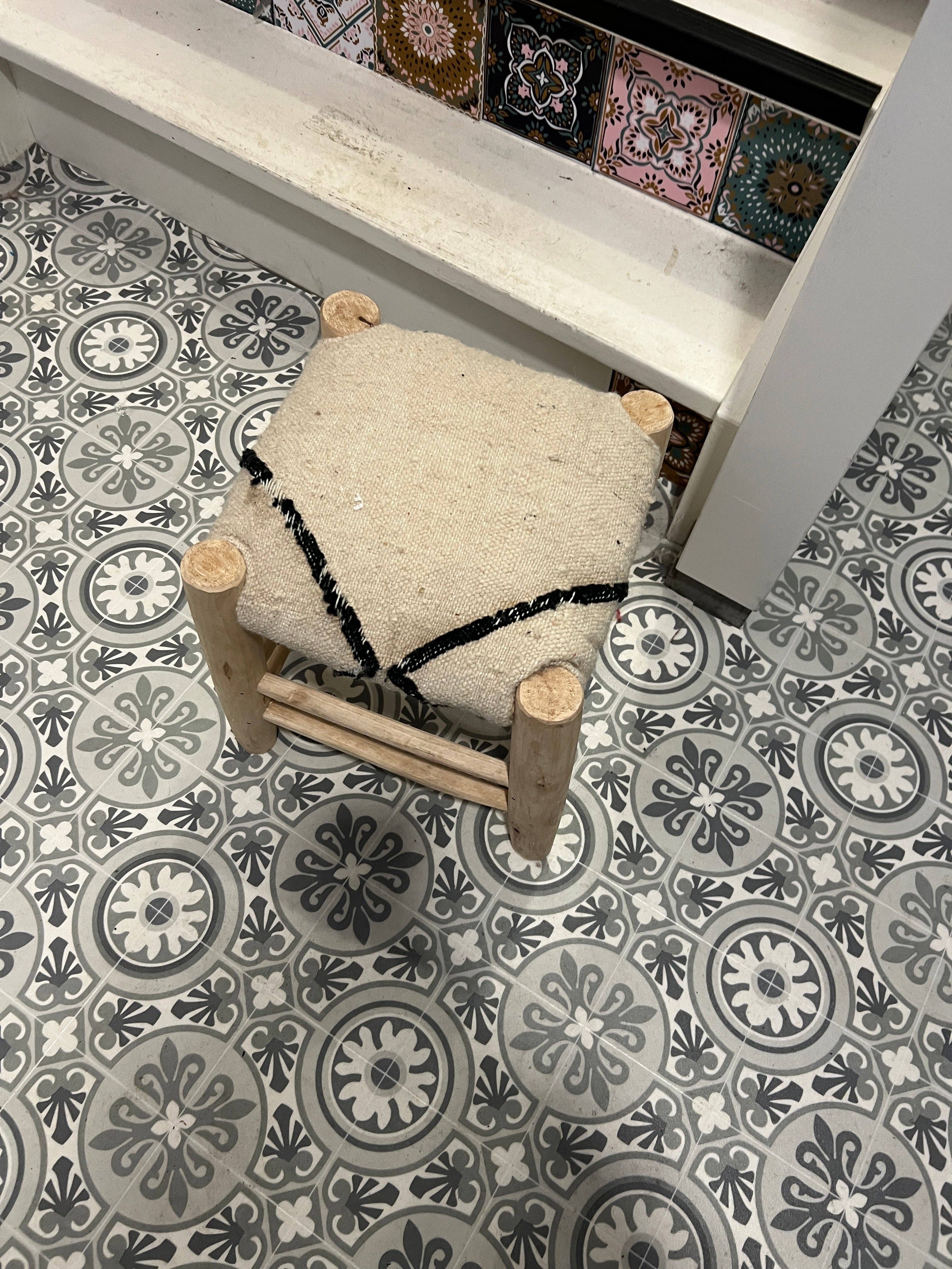 Tamegrouteshop - Wholesale Stool - Beni Ouarain stool1