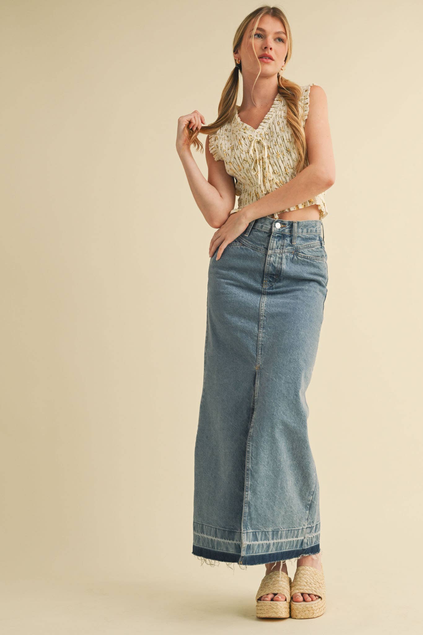 &MERCI - Wholesale Blouse - Women's - SMOCKED RUFFLE TIE FRONT TOP MTP399416