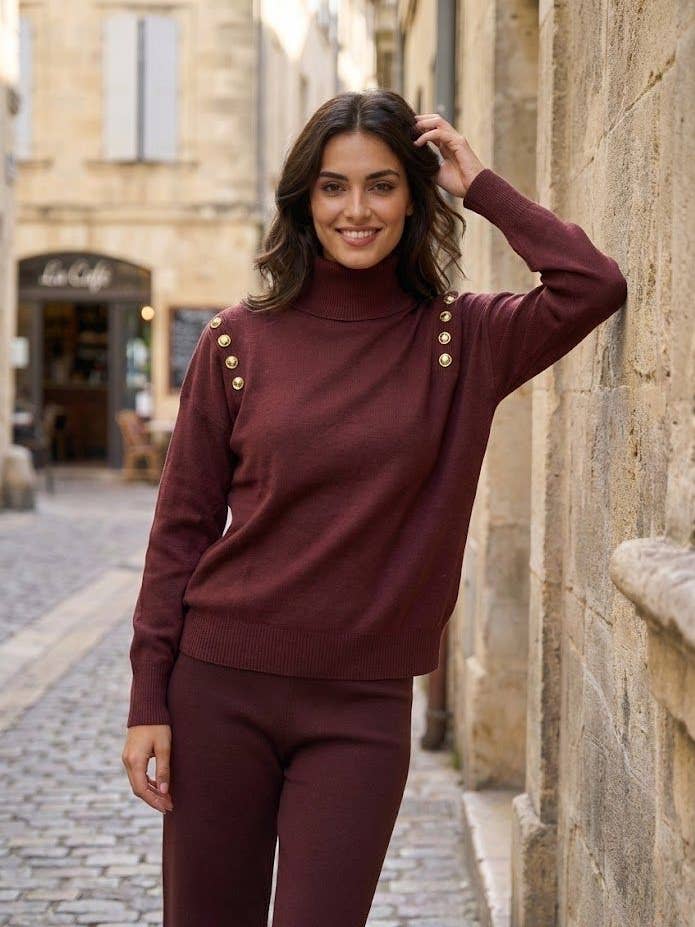Elegant sweater with a high collar for wholesale by By Clara