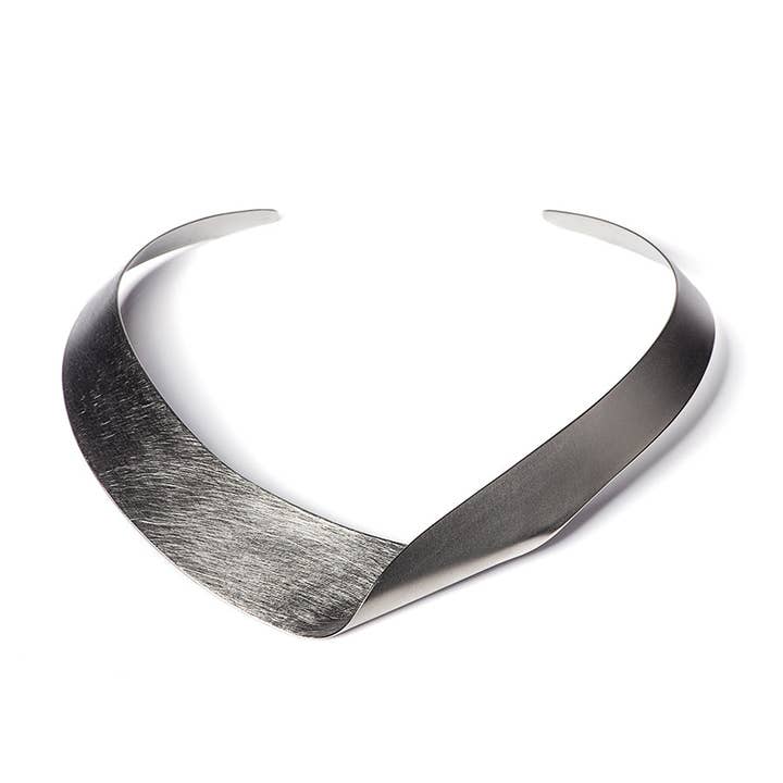 AP 605 for wholesale by Mysterium Collection