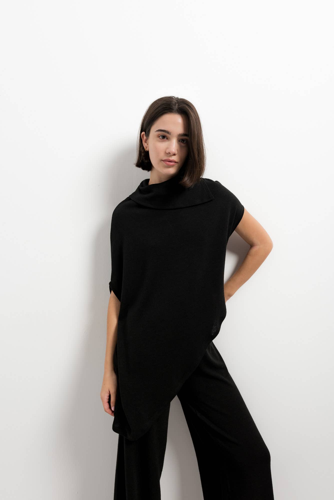 BLACK LAYER EFFECT JERSEY for wholesale on Faire