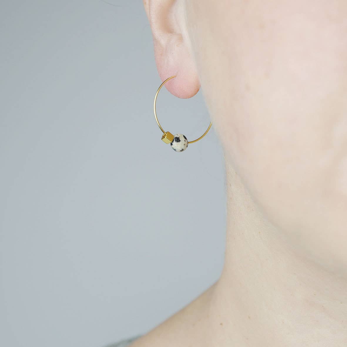 Fräulein Tapir – wholesale Hoop-örhängen – ALMA creoler med prickig dalmatinerjaspis3