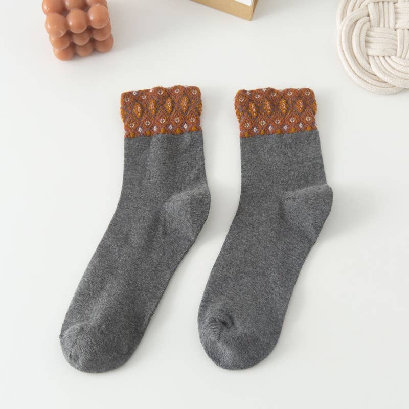 Tourtiwi – Engroshandel Strømper - Dame – Kvinders retro farveblokkerede blomstrede enkle mellemstrømper4