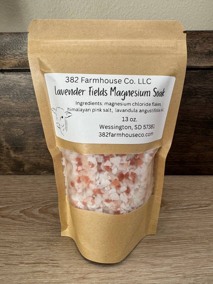 Bain de magnésium aux champs de lavande pour la vente par 382 Farmhouse Co LLC
