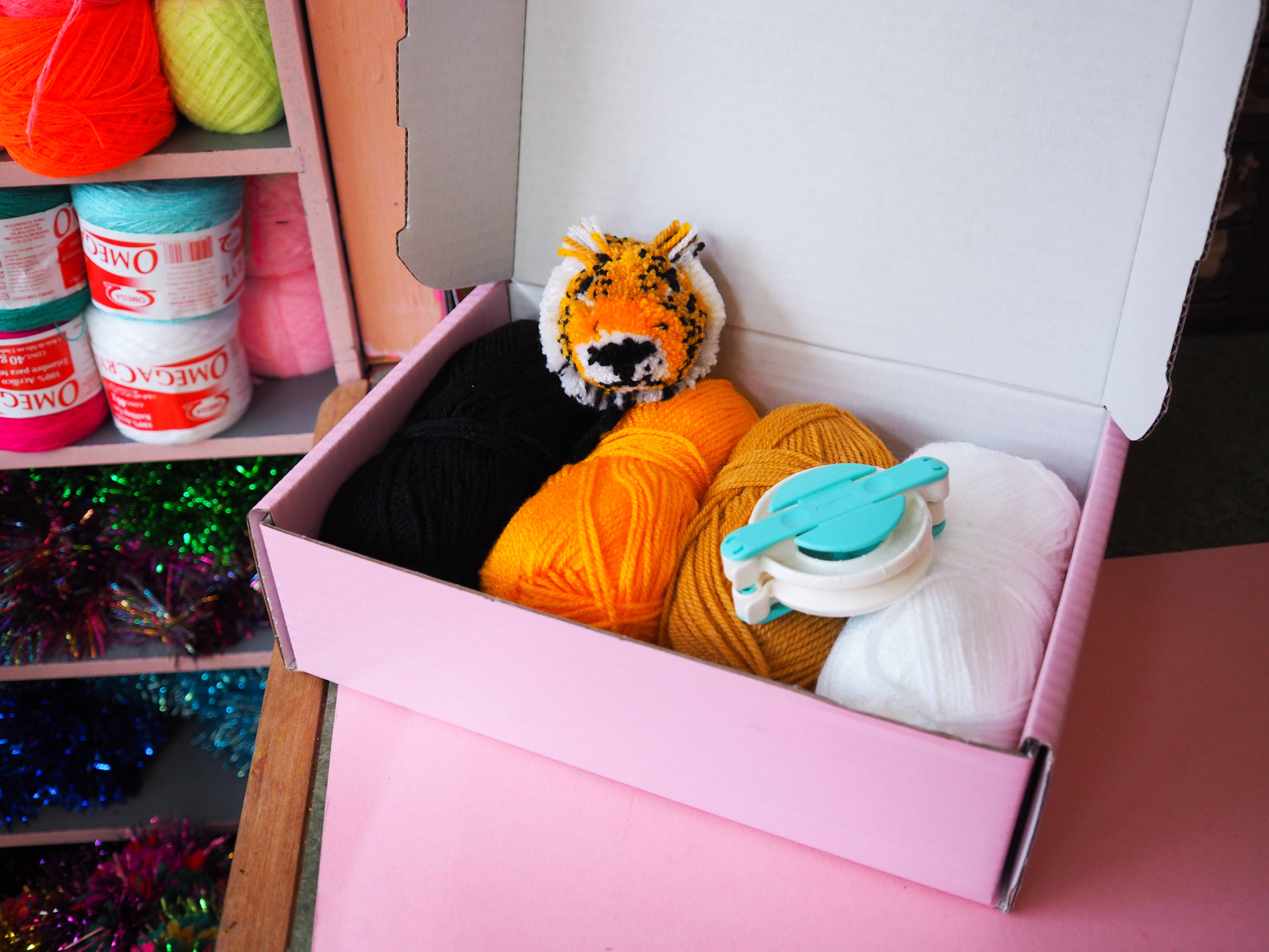 Fat Pom Poms – wholesale DIY craft kit – Tiger Pom Pom DIY Kit4