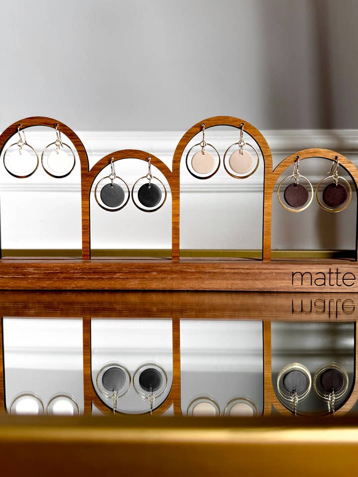 der ORBIT-Anhänger | Porzellan + Steingut für den Großhandel von matte porcelain