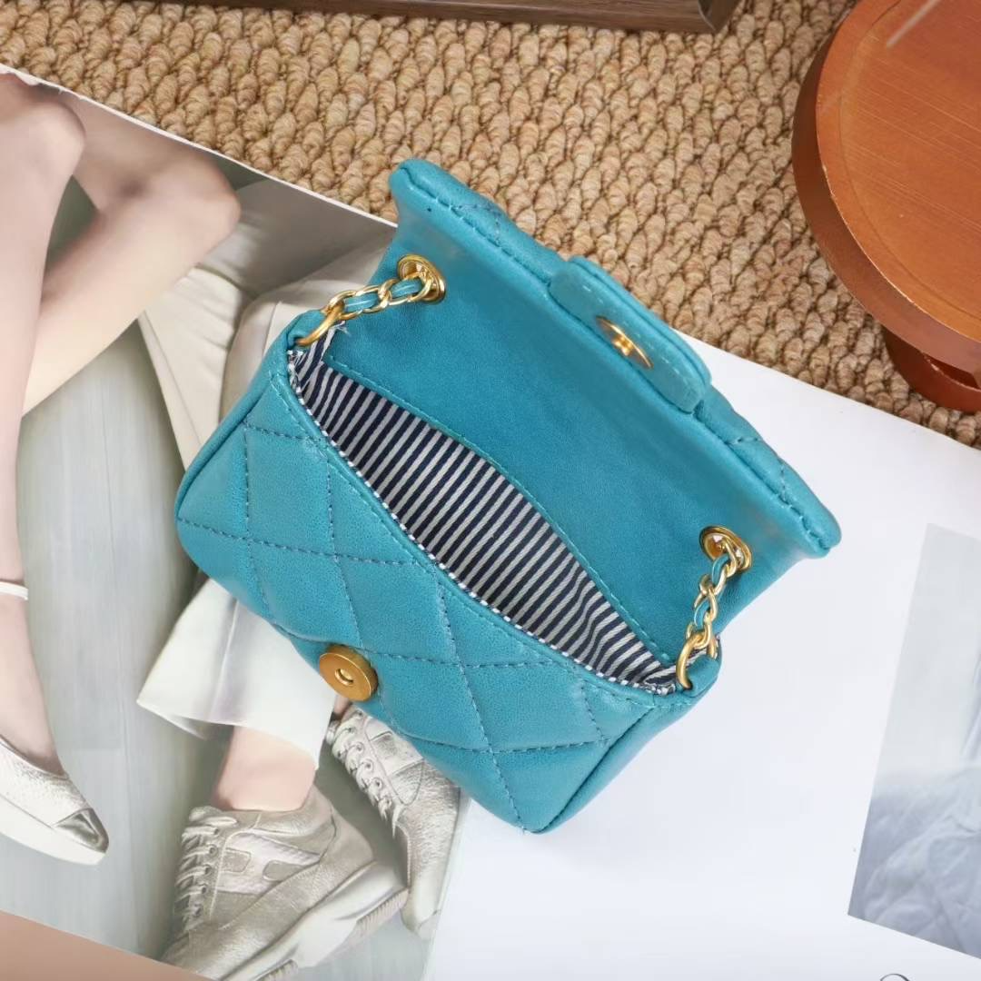 Pretty Persuasions – bolsa tiracolo - Mulher por atacado – PL25034 Mini Carteira com Pendente em Pele com Costura de Acolchoado11