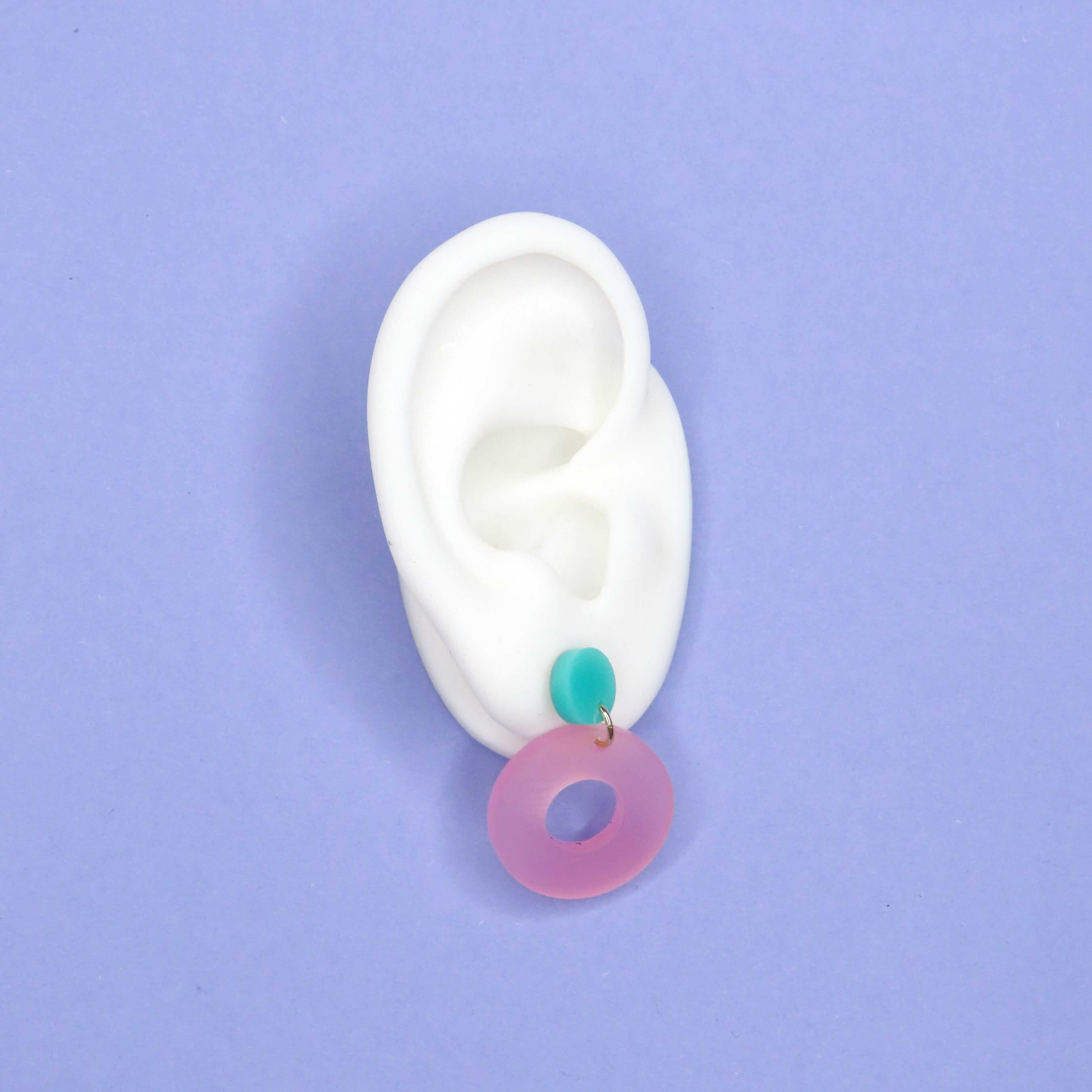 Niemalsmehrohne - Vente Boucles d'oreilles pendantes - Boucles d'oreilles Colorblock Circle en turquoise et rose glacé1