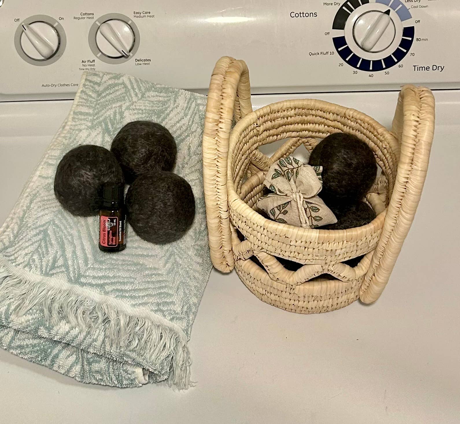 Dragonfly Dryer Balls – Großhandel Trocknerbälle – Trocknerbälle aus Bio-Bambus — mit Aktivkohle angereichert6