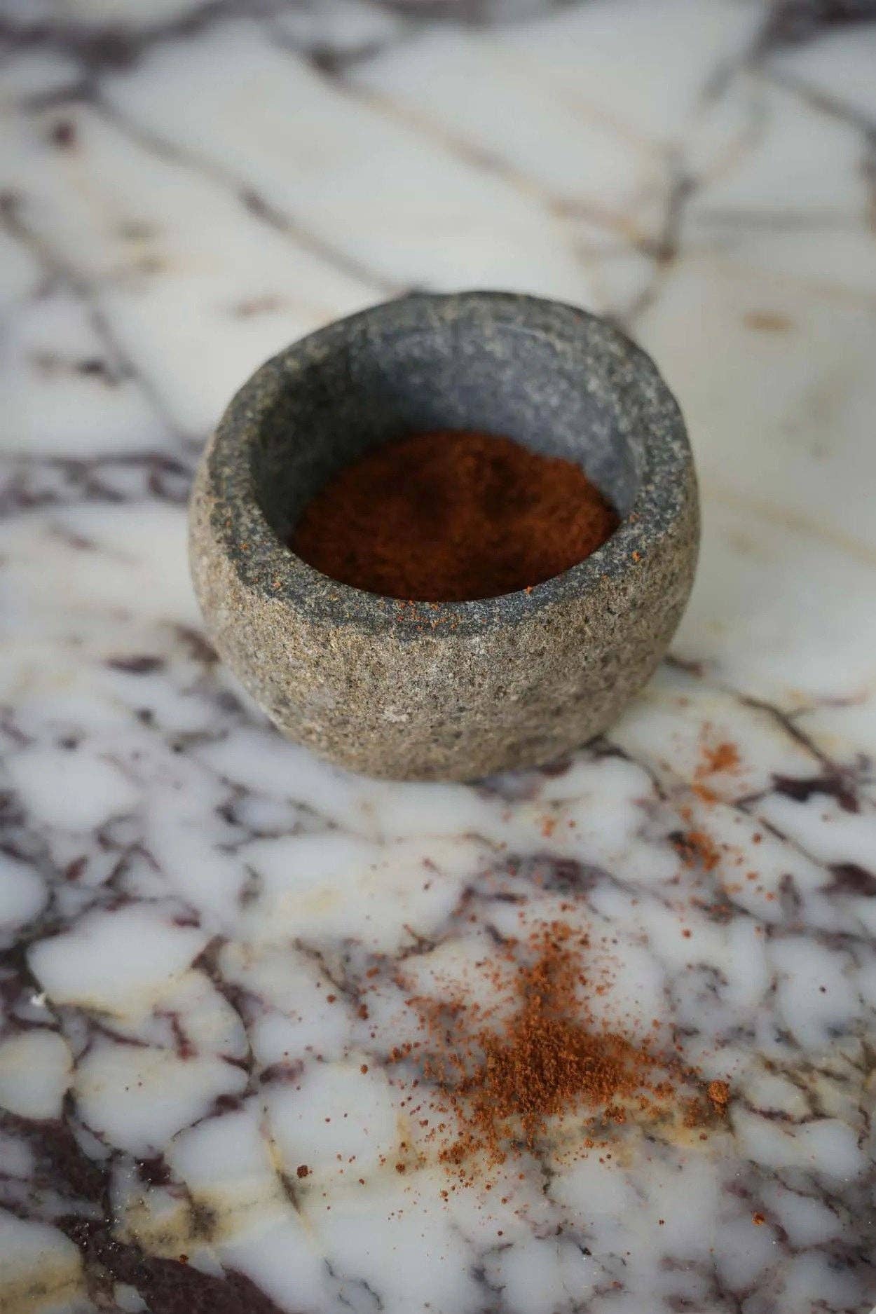 Bazar Bizar Living – wholesale Decorative plate/dish/bowl – The River Stone Bowl - Black - S2