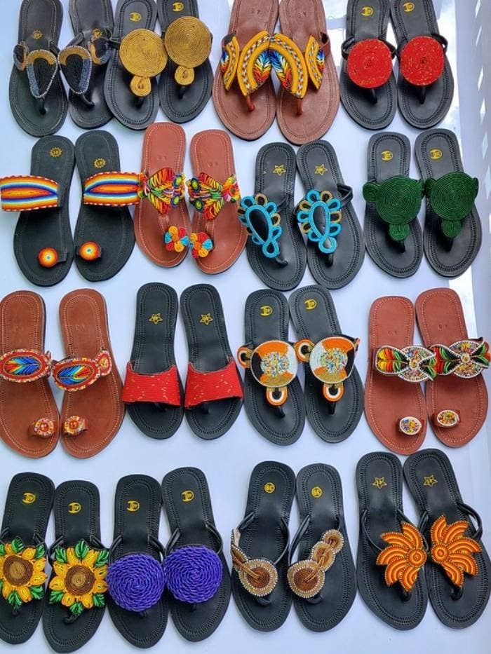 Venda por grosso de 10 pares de sandálias Maasai com missangas e envio gratuito. por atacado de Delight merchants