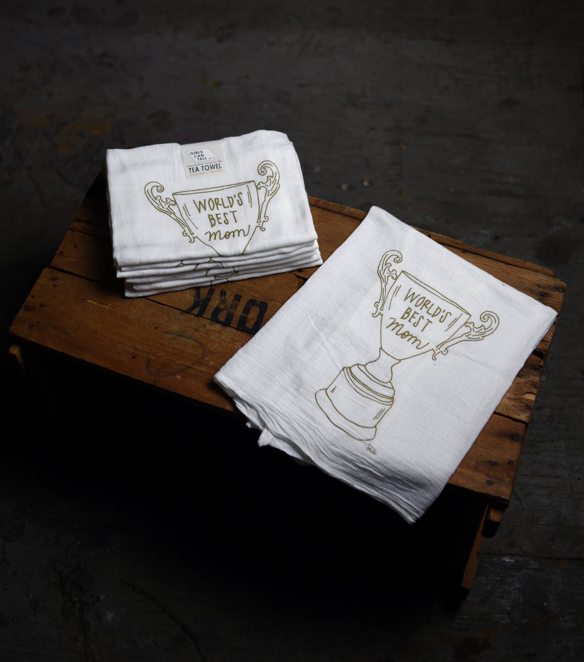 Girls Can Tell - Wholesale Tea Towel - World's Best Mom Trophy Tea Towel | kitchen | flour sack2