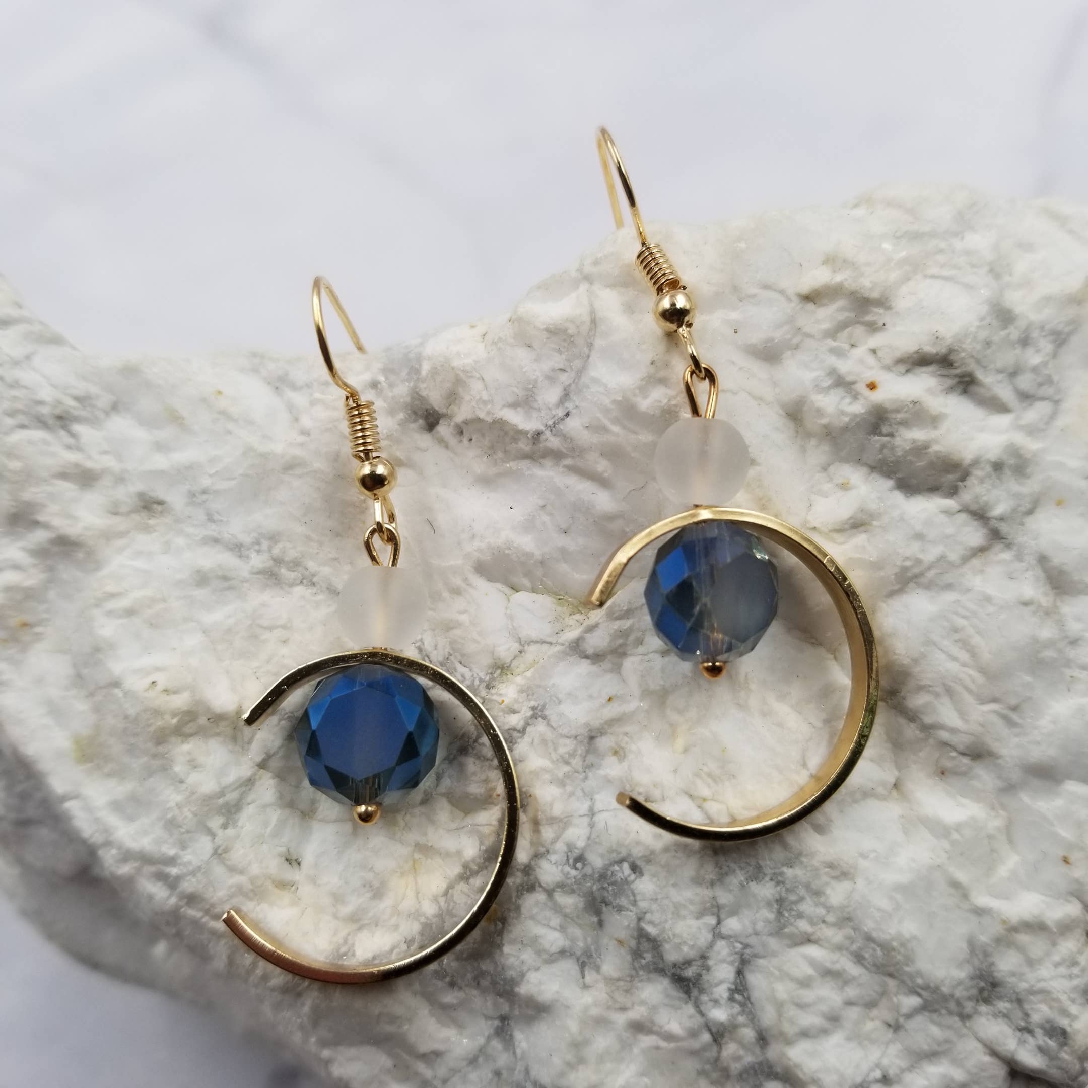 The Pretty Jewellery - Wholesale Dangle Earrings - Blue Crystal Semicircle Earrings1
