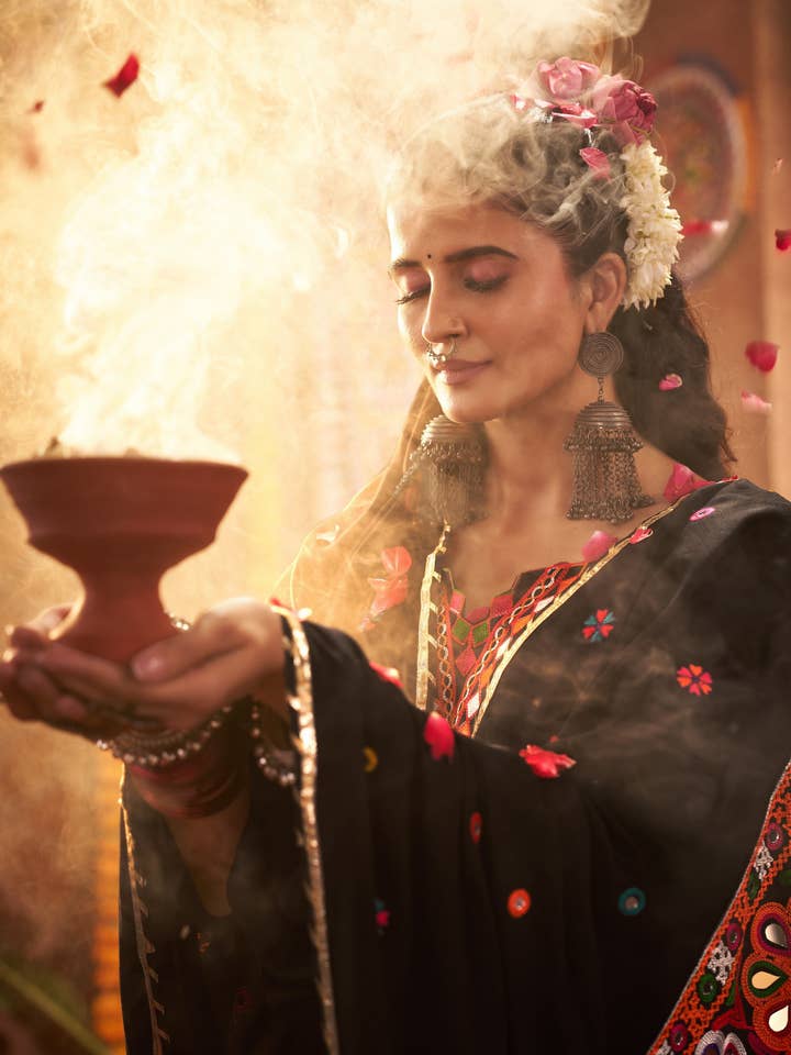 HATKE BRIDE - Wholesale Top & skirt set – Women's - Black Viscose Cotton Navratri Chaniya Choli For Indian Garba (9 Meters Flair) - Kutchi Patch Work, Thread Embroidery Work, Real Mirror Work9