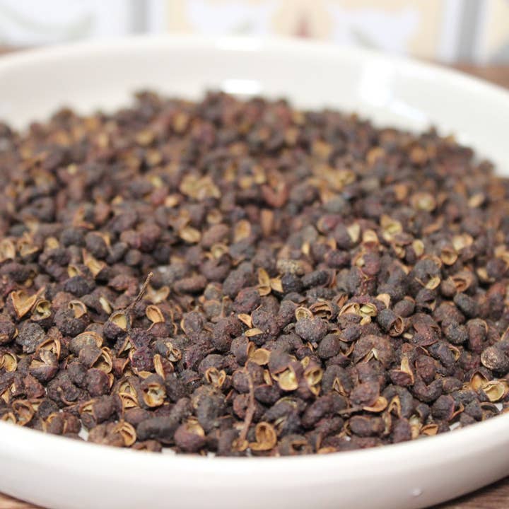 Les Epices Curieuses - Wholesale Dried Spice Mix - Whole Timut pepper2