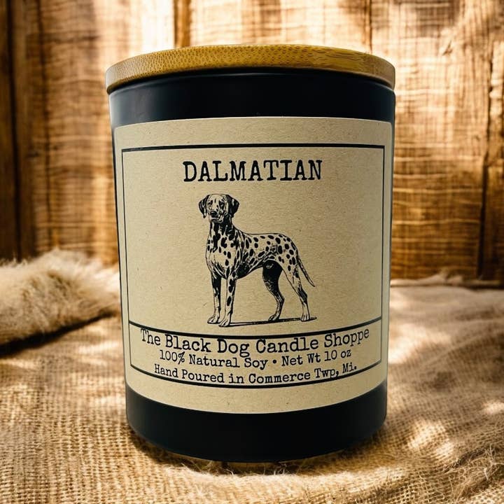 Candela a forma di cane dalmata per la vendita all'ingrosso da parte di The Black Dog Candle Shoppe