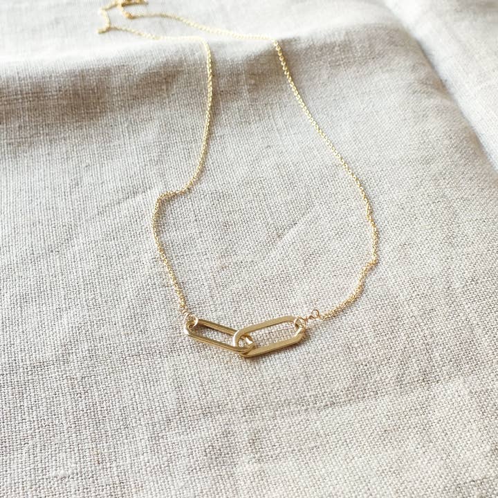 Becoming Jewelry - Wholesale Pendant/Charm Necklace - Linked Together Necklace