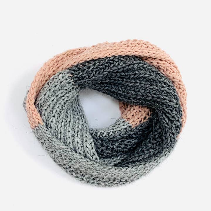 MILANO AMOUR - Vendita all'ingrosso Sciarpa - Donna - SCIARPA COLLO COLORBLOCK LANA INFINITY