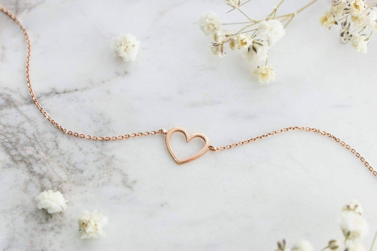 Magnifique Hearts - Wholesale Link & Chain Bracelet - Dainty Gold Heart Charm Bracelet – Adjustable Lobsterclosure3