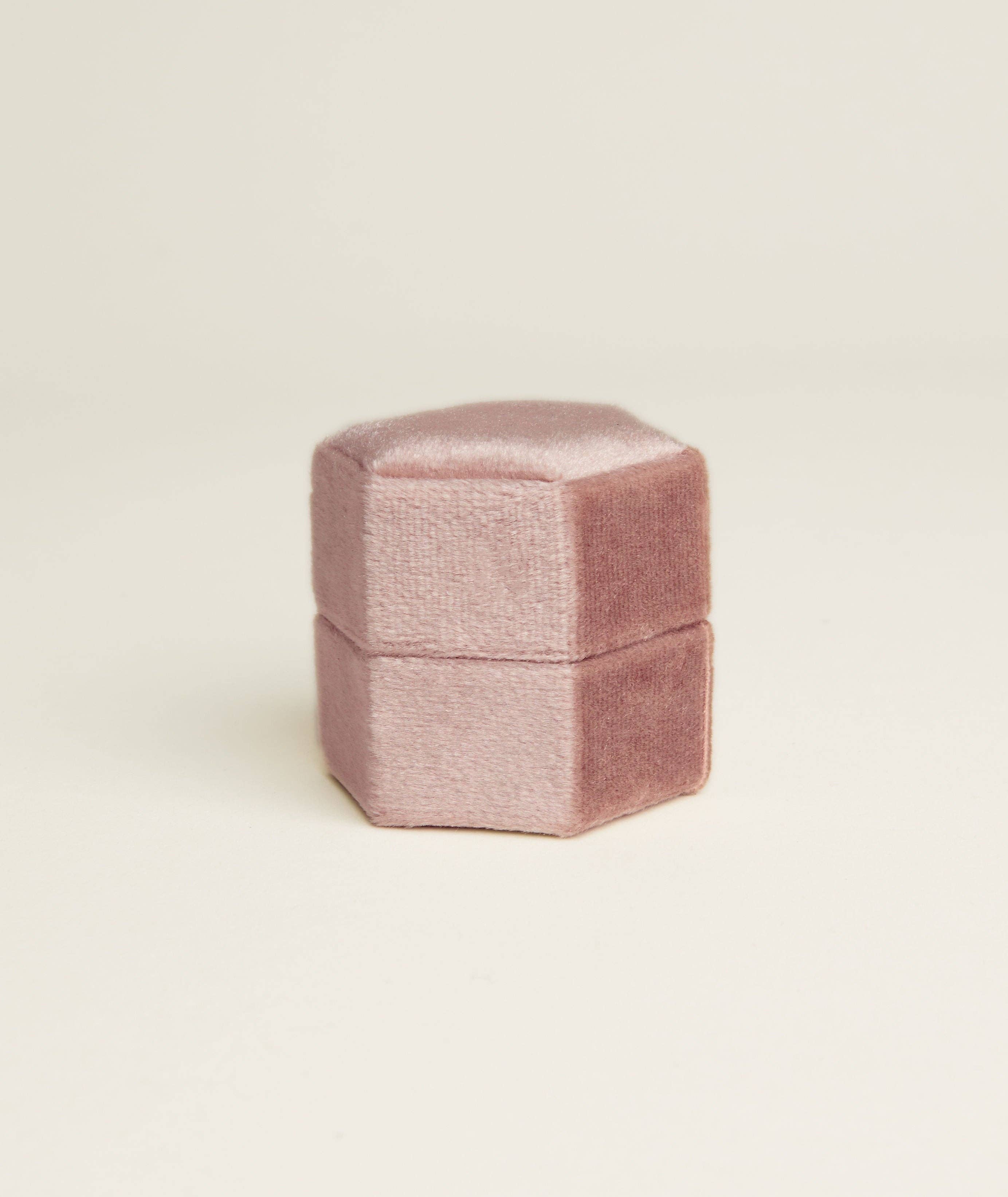 Six Stories – wholesale Jewellery box/organiser – Velvet Ring Box - Dusty Rose2