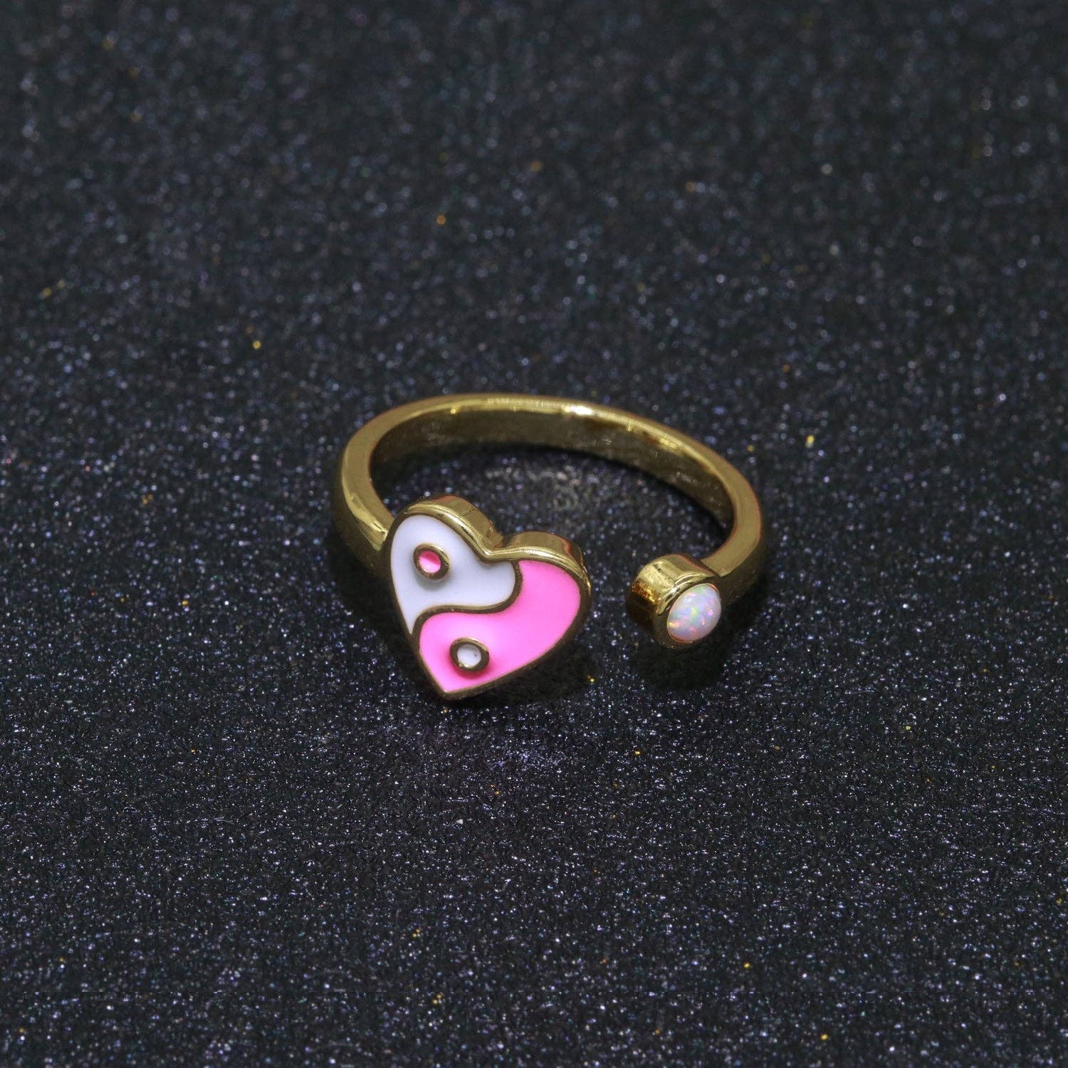 Aim Eternal - Vente Bague de cocktail/de cérémonie - Bague Yin Yang délicate, bague ouverte en forme de cœur ajustable en or, bague en émail fluo coloré, bague empilable noir, blanc, rose, bleu, vert pour femme10