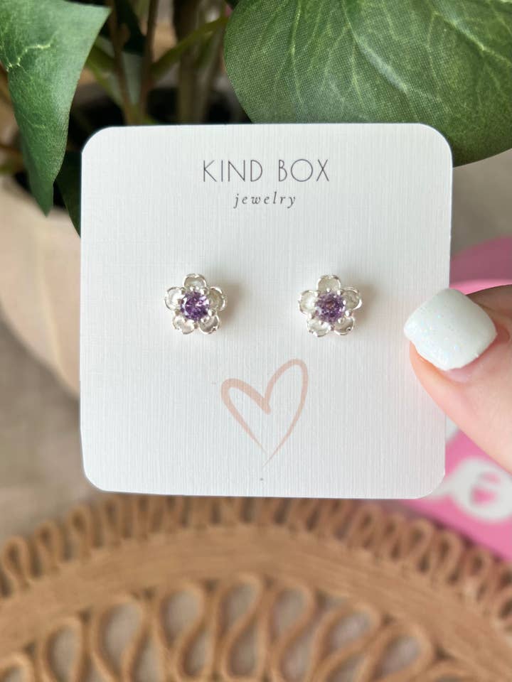 Earrings: Silver Flower with Purple for wholesale by Kind Box