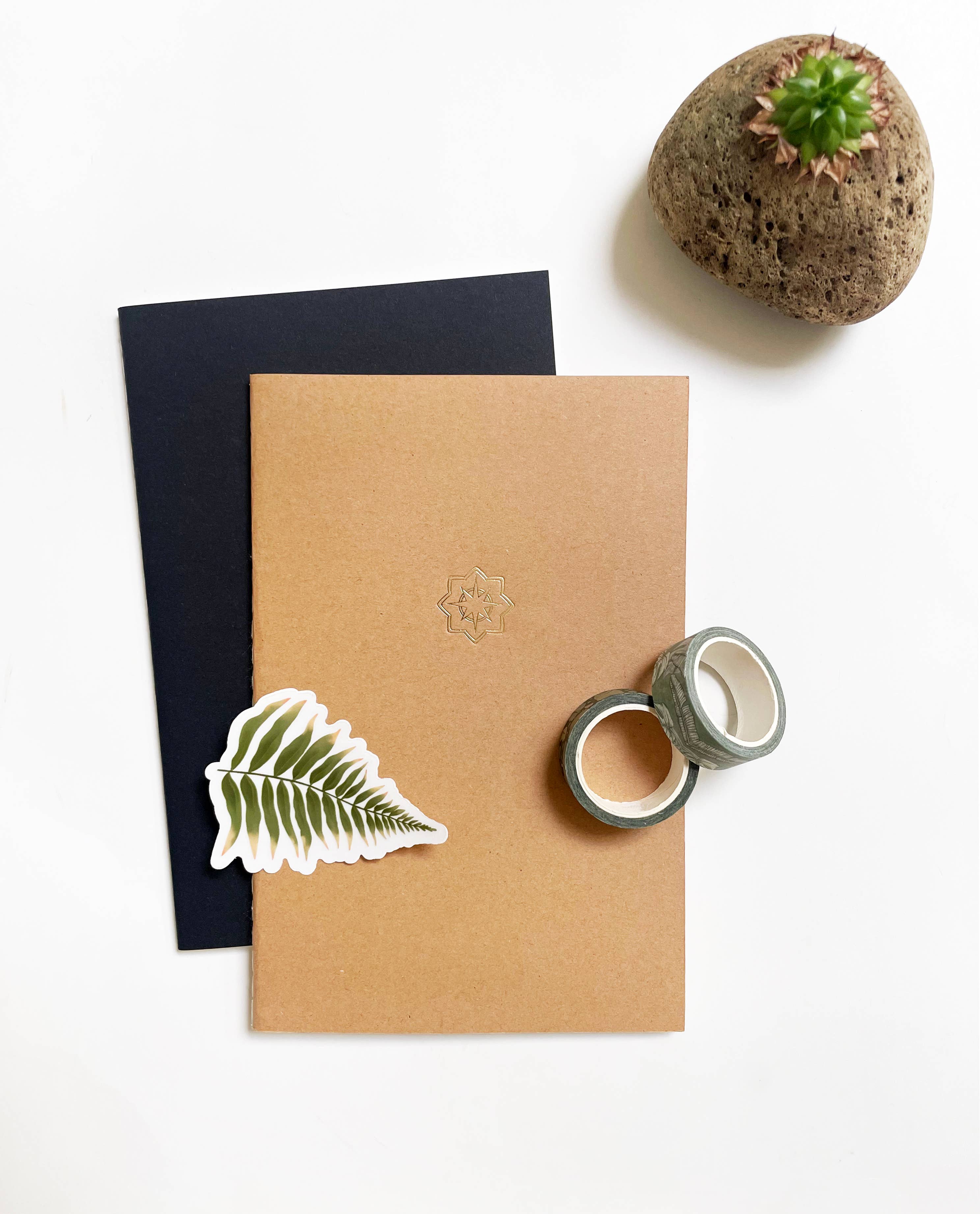 Studio Portmanteau – Großhandel Notizbücher – Individuell geprägtes Logo-Folien-Mittelheft-Notizbuch mit Sattelheftung8