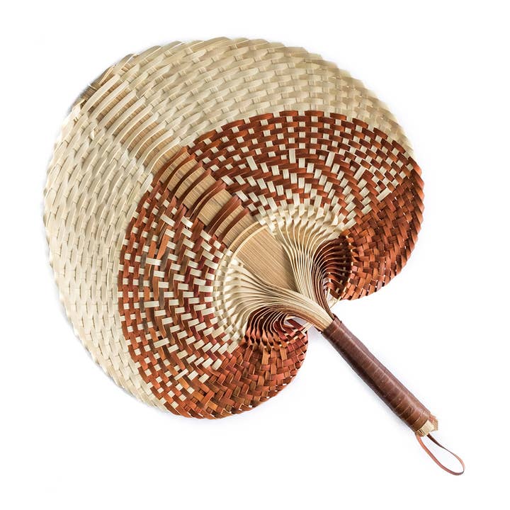 Abanico de mano de paja tejida (óxido), decoración de mimbre y ratán de rafia para venta al por mayor de Bali Harvest