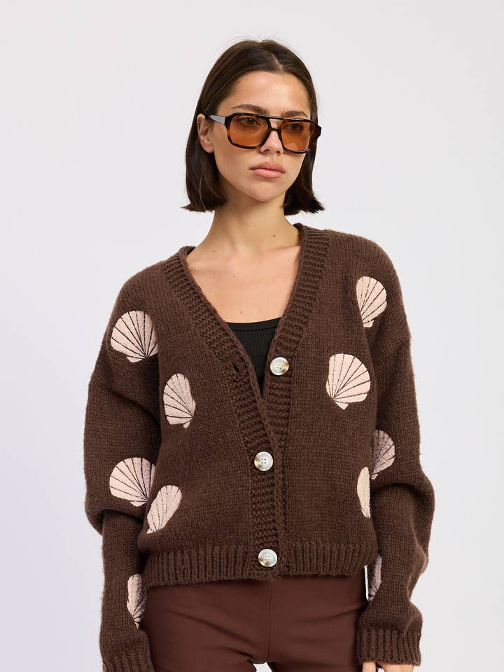 V-HALS KNAPFORAN APPLIKATION CARDIGAN for engroshandel hos Emory Park