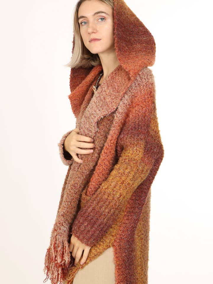 Capa de Punto de Calibre Alto con Flecos y Capucha QM4138 para venta al por mayor de Beulah Style