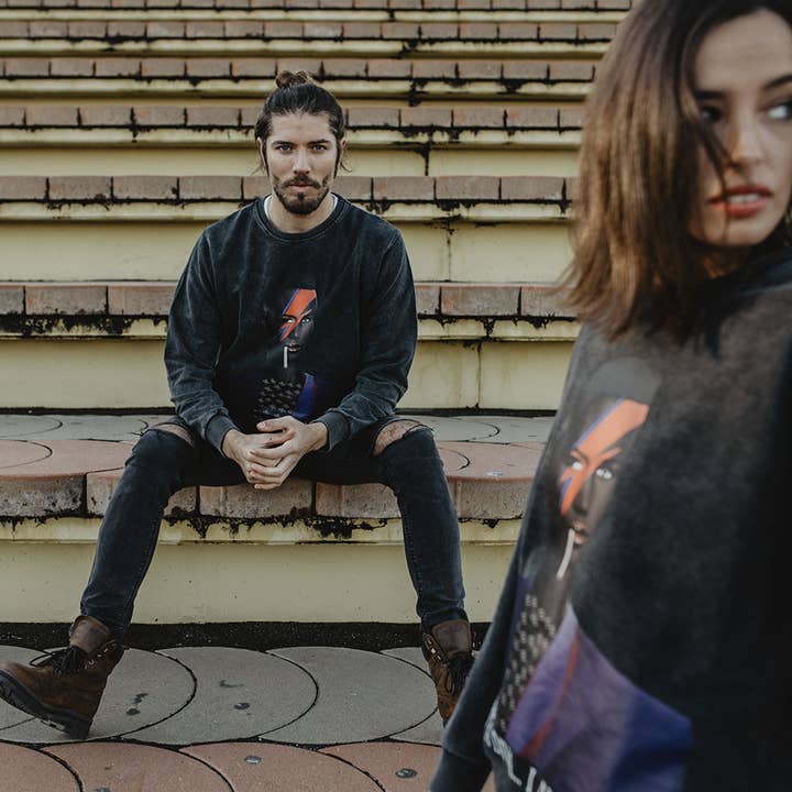 BE HAPPINESS - Vendita all'ingrosso Felpa stampata - Donna - Felpa Grace Jones in cotone senza pelliccia di alta qualità3