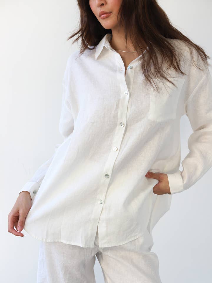 Het Linnen Overhemd met Knopen - Wit voor wholesale door Be Idle
