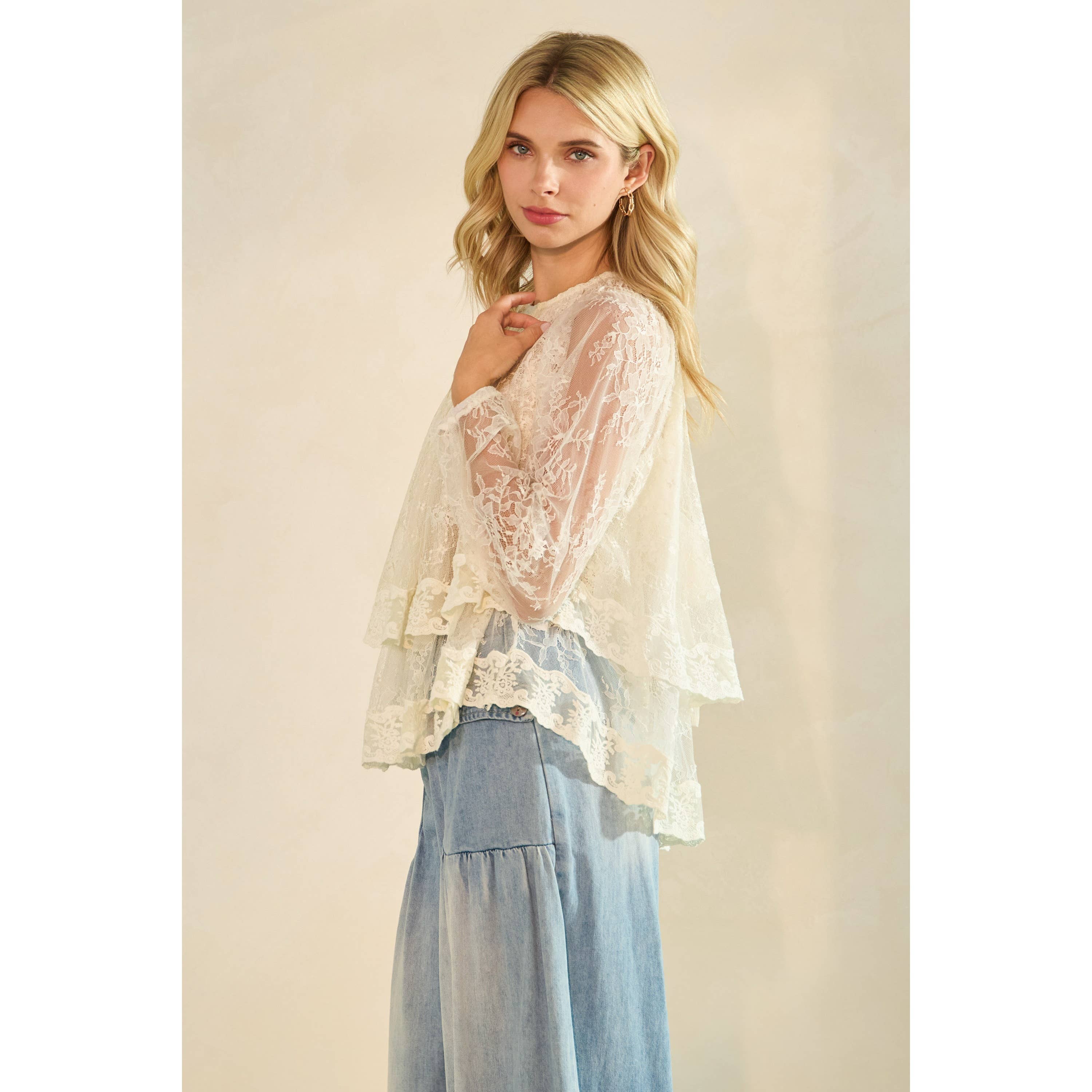 Veveret – Großhandel Tunika – Damen – Rüschen-Spitzen-Top mit langen Ärmeln11