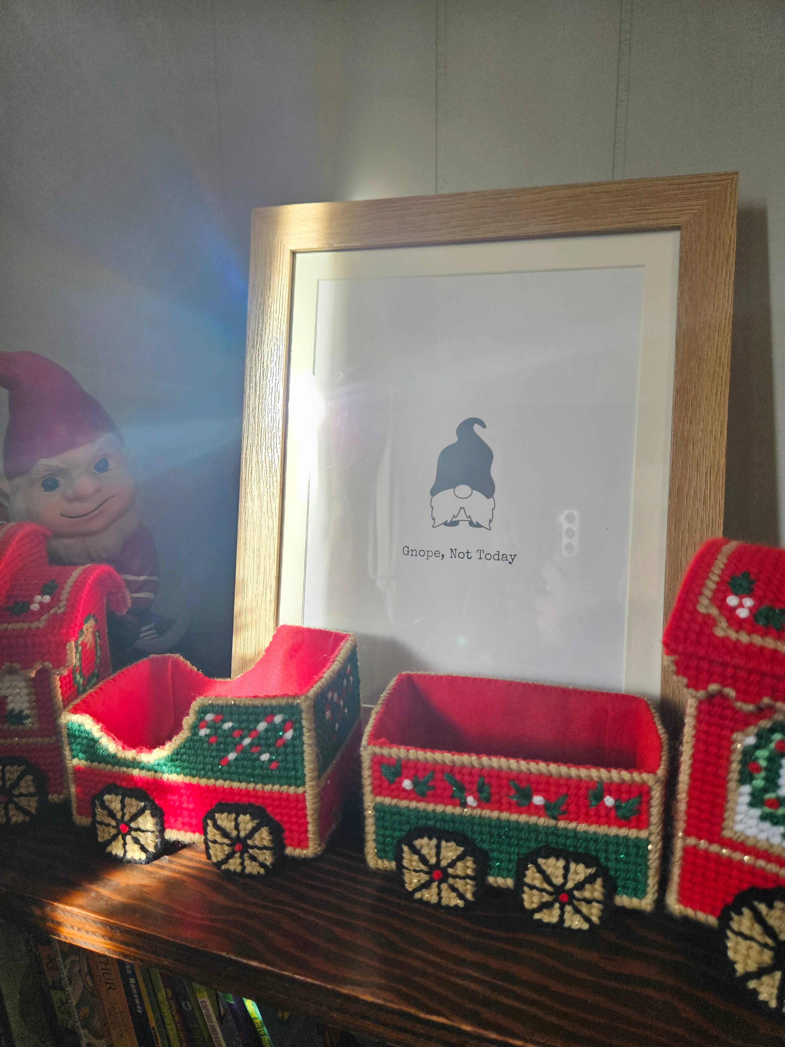 Witty Words - Cards and Wall Art - Wholesale Picture Frame - 4 in 1 Lighthouse Witty Words Display & Storage - Frame Set11