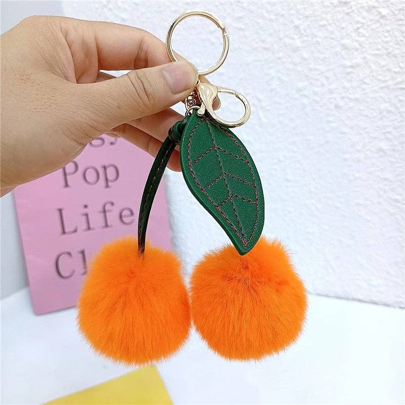 FurDecoration - Vendita all'ingrosso Portachiavi - Donna - Portachiavi soffice a pompon con pelo di coniglio Rex a forma di ciliegia3