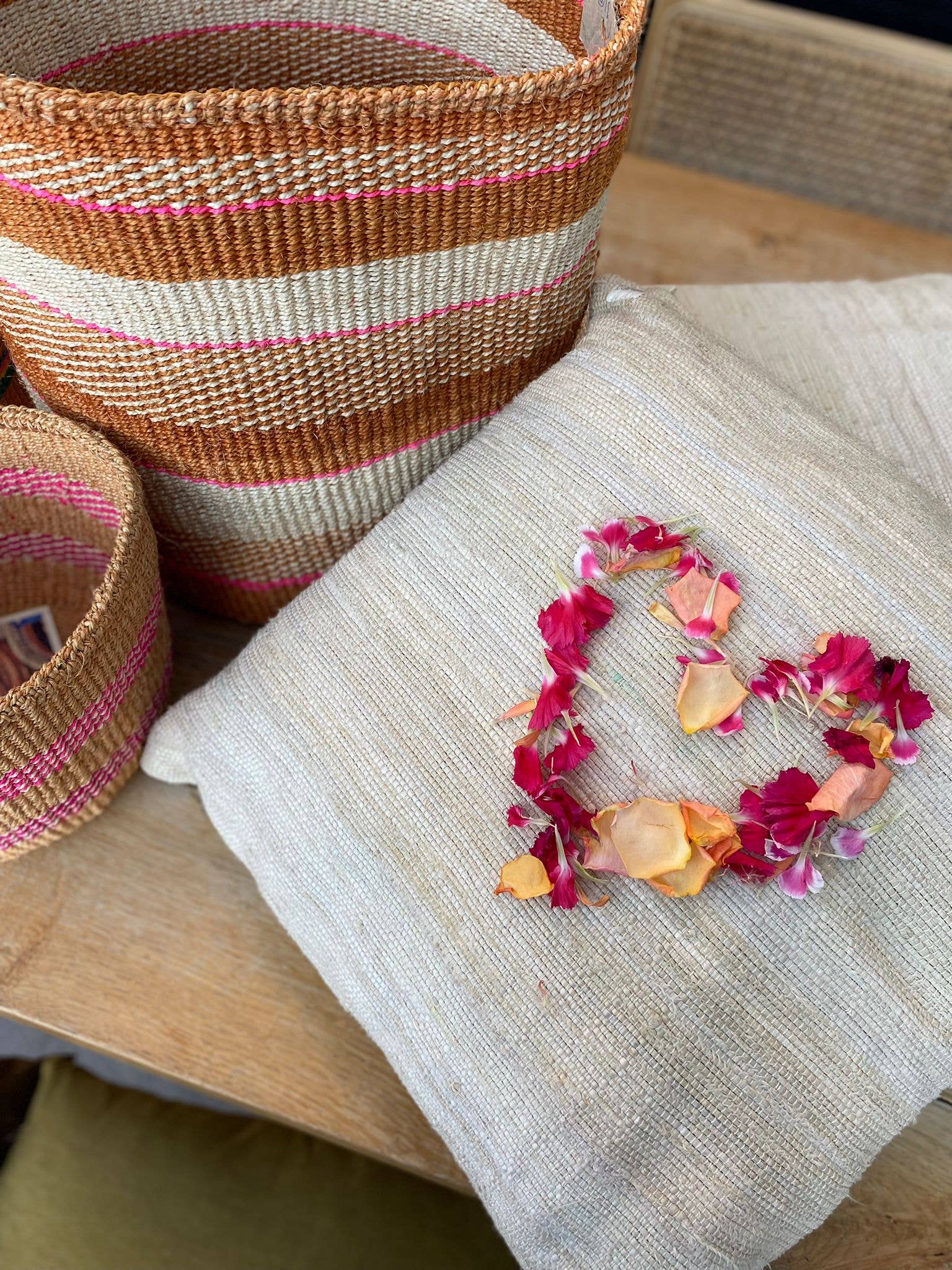 Crafts by Solid - Wholesale Throw Pillow Cover - Handmade Off White Silk Sari Cushion Covers - S 45 * 45 cm3