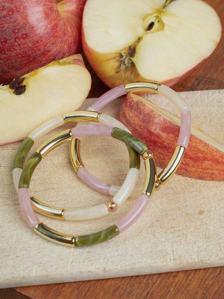 Green blueberry bracelet for wholesale by Les impatientes