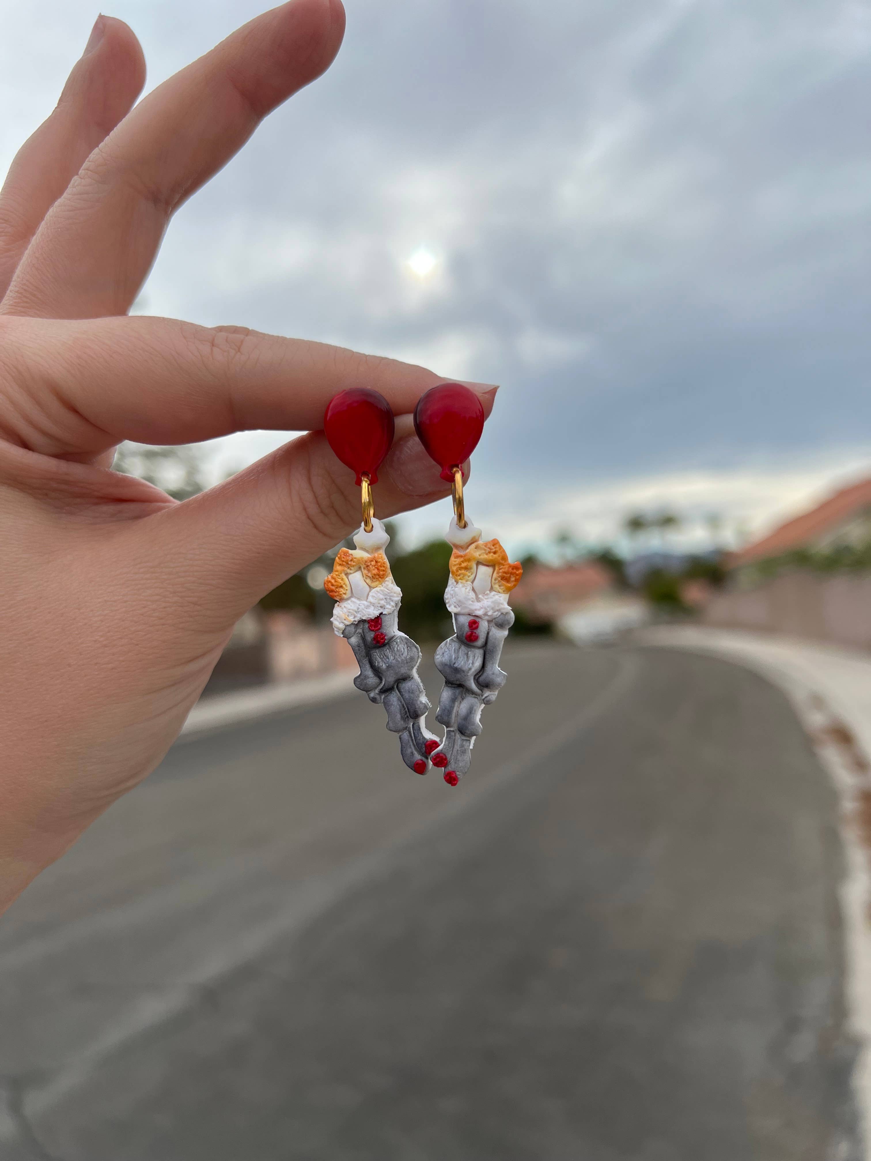 Hey There Peaches - Vendita all'ingrosso Orecchini pendenti - Orecchini in argilla polimerica dipinti a mano Pennywise1