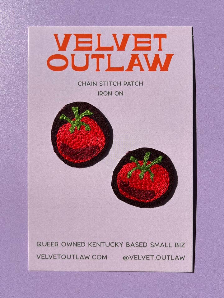 Petite Écusson à Broder Thermocollant en Point de Chaînette Tomate - lot de 2 pour la vente par Velvet Outlaw