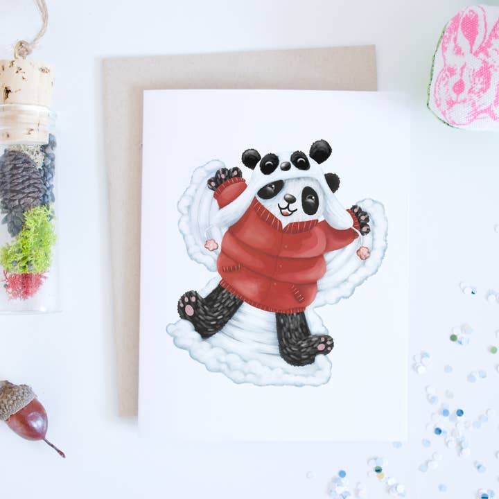 Panda Making a Snow Ange Carte pour la vente par Hop & Flop