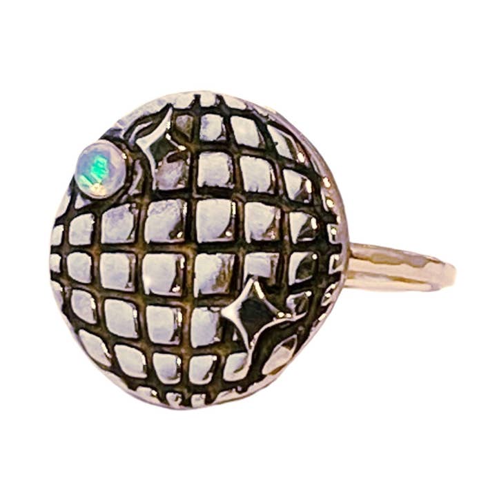 Anello da discoteca per la vendita all'ingrosso da parte di Therese Kuempel Jewelry