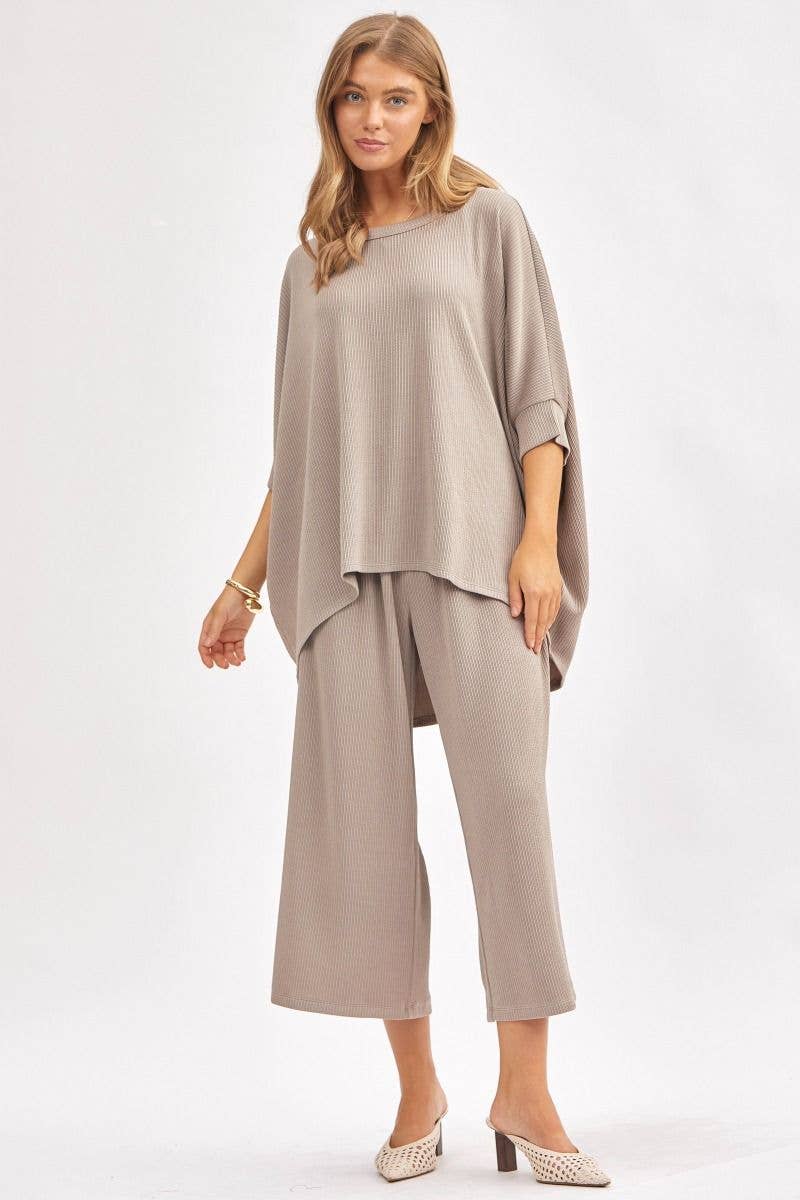 Dear Scarlett – Engroshandel Top- og buksesæt (IKKE Loungewear) - Dame – Solid Bluse + Bred Ben Sæt TRVSET-BALI4