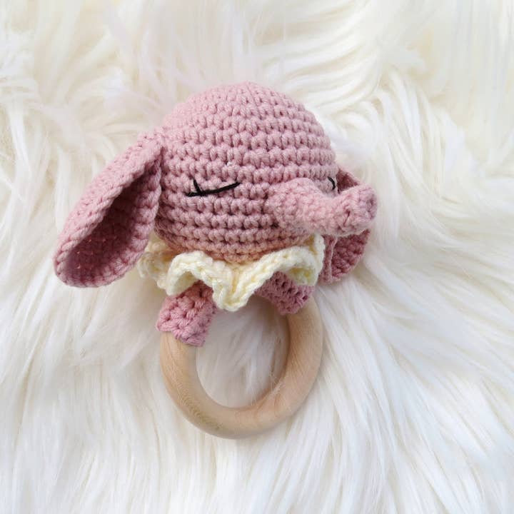 Hochet bébé éléphant rose poussiéreux Anneau de dentition en bois Cadeau nouveau-né pour la vente par FairyBabyGifts